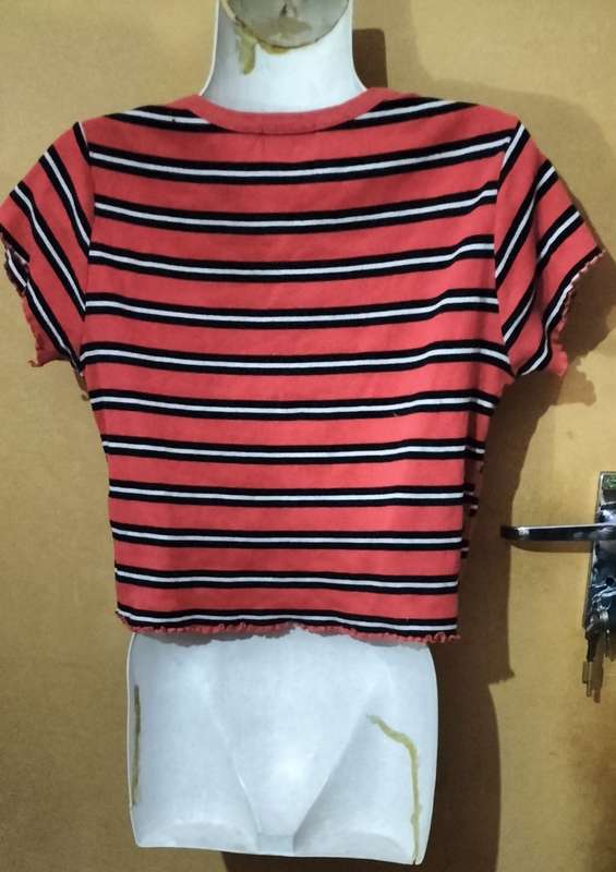 Ladies - Multicolored Top - Make - RT - Size - L