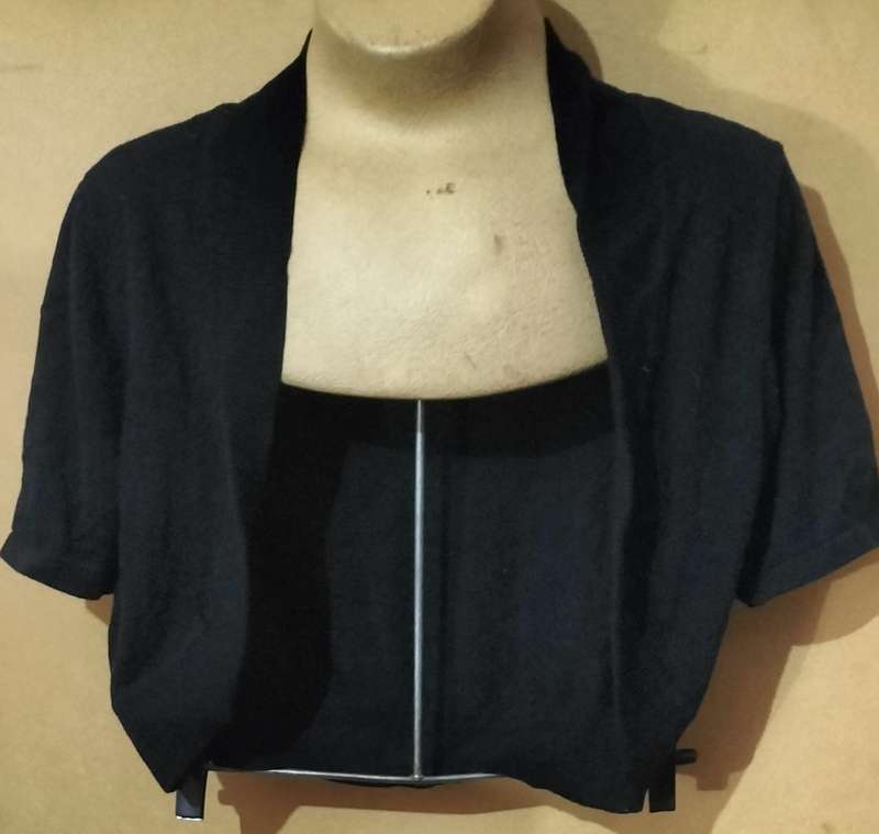Ladies - Short Back Top - Make - Woolworths - Size - M