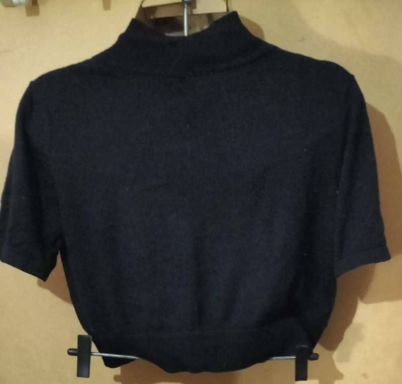 Ladies - Short Back Top - Make - Woolworths - Size - M