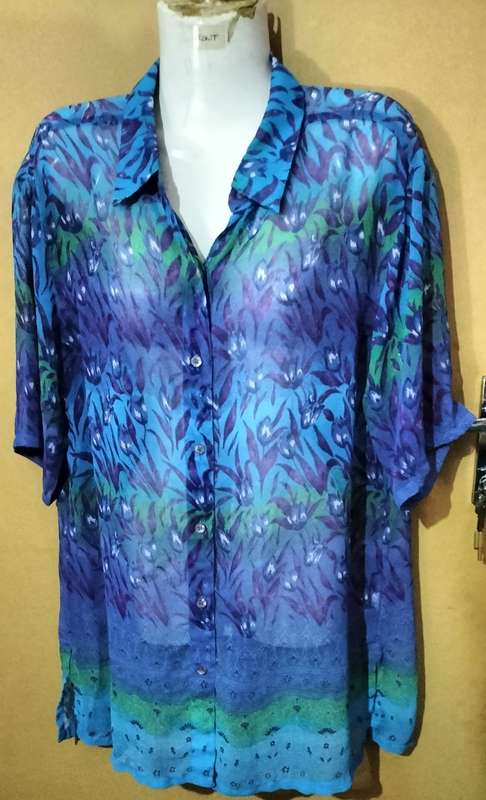Ladies - Thin Multicolored Blouse - Make - Merien Hall - Size - 14