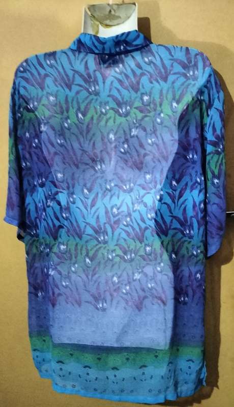 Ladies - Thin Multicolored Blouse - Make - Merien Hall - Size - 14