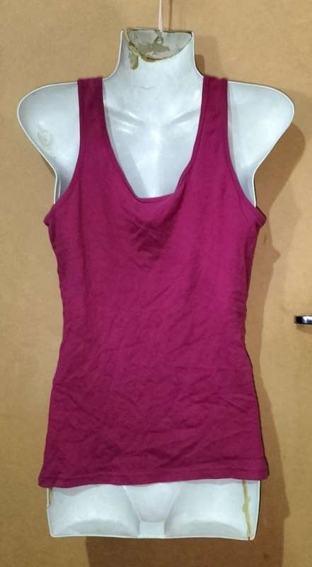 Ladies - Dark Pink Top - Make - Legit - Size - no size