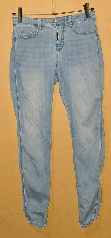 Ladies - Blue Jeans - Make - RE Skinny - Size - 6