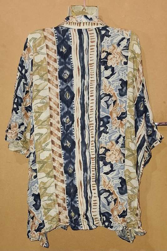 Ladies - Multicolored Blouse - Make - no make - Size - 26