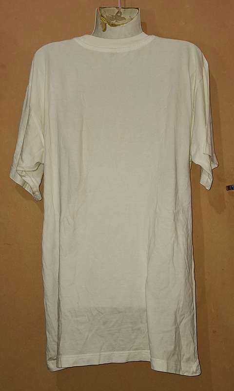 Ladies - White Top - Make - no make - Size - no size