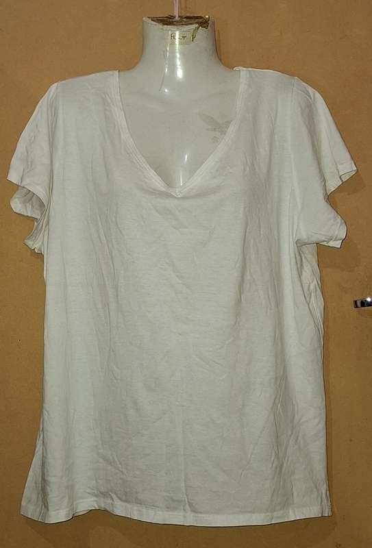 Ladies - White Top - Make - Real Clothing - Size - 3XL