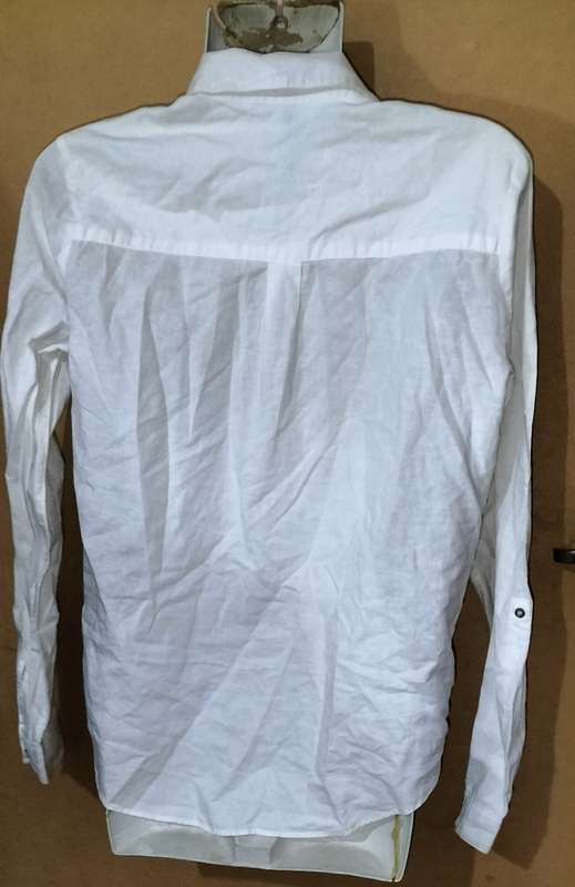 Ladies - White Blouse - Make - Woolworths - Size - 4