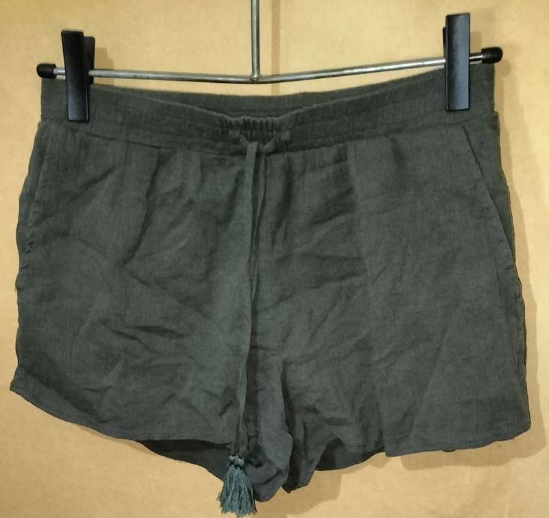 Ladies - Olive Green Shorts - Make - Cotton On - Size - XS