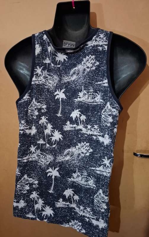 Mens - Multicolored Vest - Make - Truworths Man - Size - L
