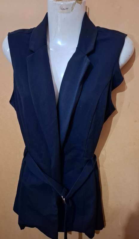 Ladies - Dark Blue Blazer - Make - Oakridge - Size - 30/6