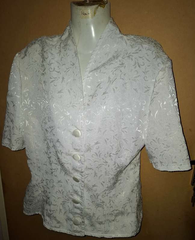 Ladies - White Blouse - Make - no make - Size - no size