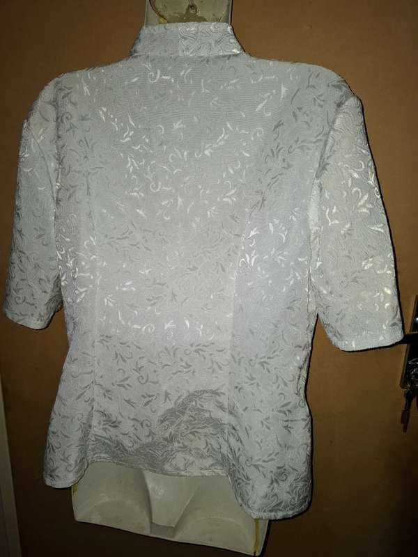 Ladies - White Blouse - Make - no make - Size - no size