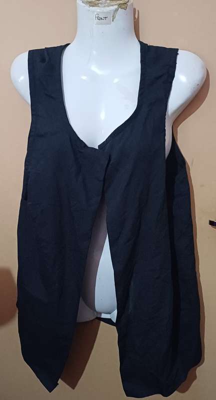 Ladies - Black Top - Make - no make - Size - no size