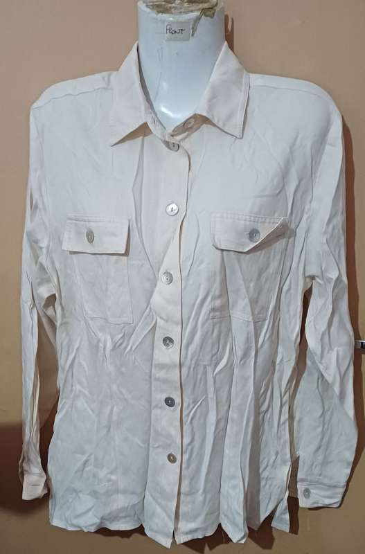 Ladies - Beige Blouse - Make - no make - Size - 42