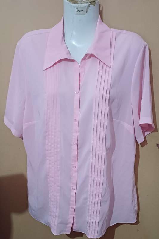 Ladies - Pink Blouse - Make - Woolworths - Size - M