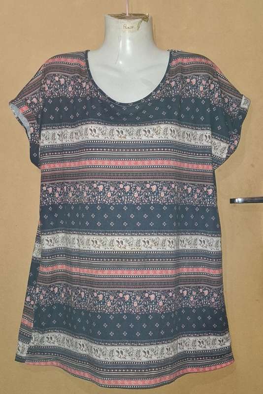 Ladies - Multicolored Top - Make - no make - Size - no size