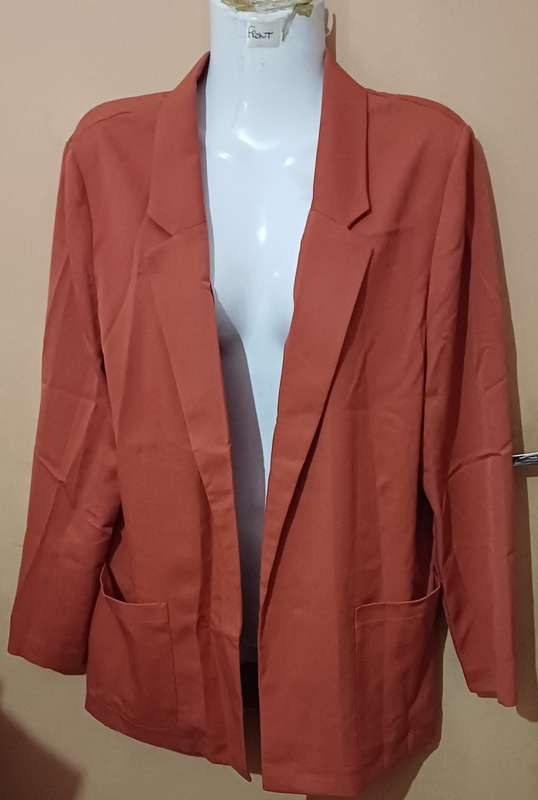Ladies - Brown Blazer - Make - H&M- Size - UK 16 EUR 42