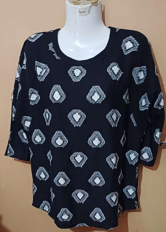 Ladies - Multicolored Top - Make - Country Road - Size - M