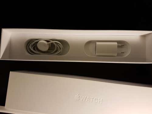 Apple Watch 42mm 1st Gen - AS NEW - INCLUDES TWO ORIGINAL SILICONE BANDS - FREE SHIPPING!