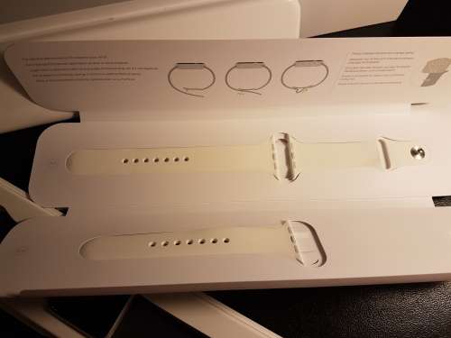 Apple Watch 42mm 1st Gen - AS NEW - INCLUDES TWO ORIGINAL SILICONE BANDS - FREE SHIPPING!
