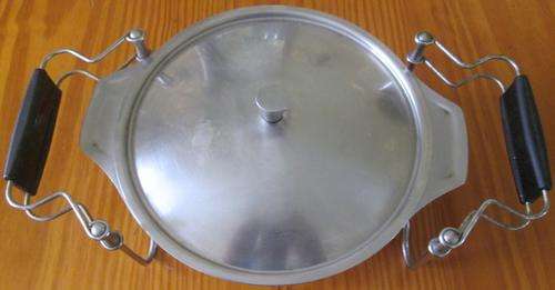 Stainless Steel Server On Expandable Base