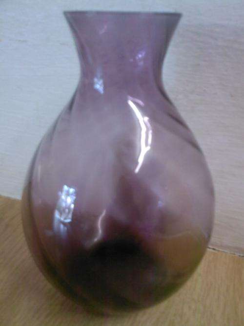 PURPLE GLASS VASE....