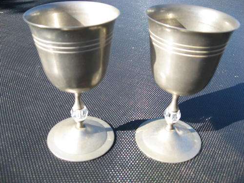 2 GOBLETS