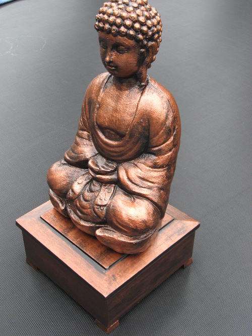 @@@WOW!!! STUNNING LARGE BUDDHA ON WOODEN CHEST@@@