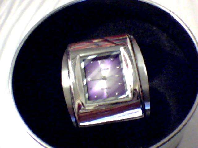 STUNNING DIVA BRACLET WRISTWATCH