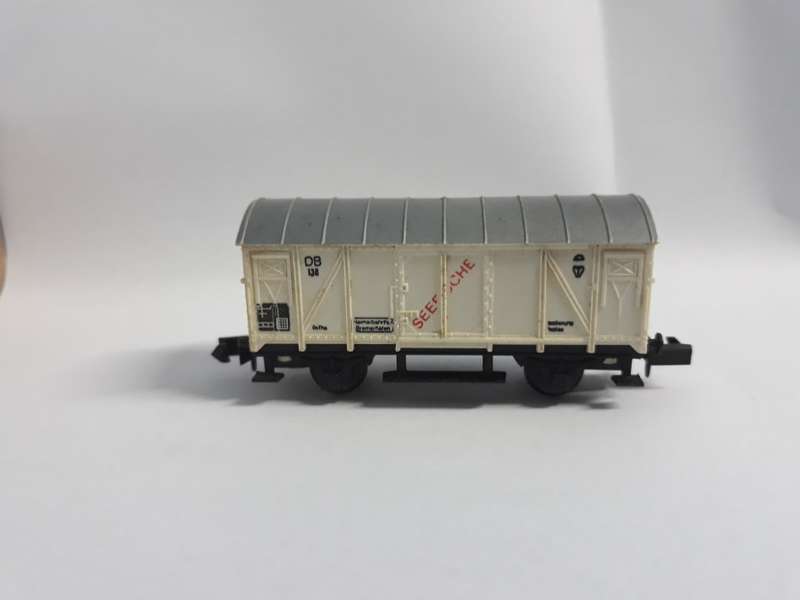 ARNOLD  N SCALE SEEFISCHE BOXCAR