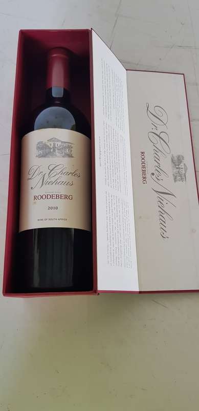 ROODEBERG DR CHARLES NIEHAUS 2010
