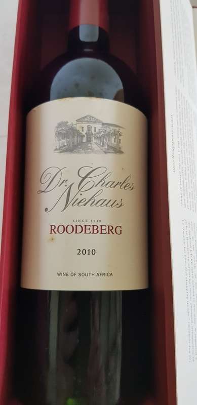 ROODEBERG DR CHARLES NIEHAUS 2010