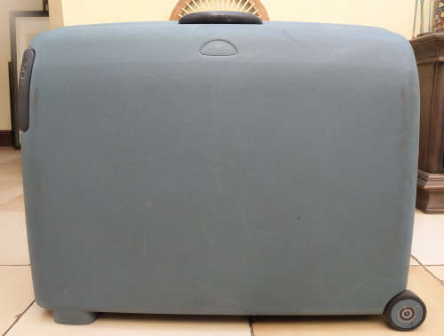 Second-hand Samsonite Ultra Durable Lockable Shell Case.