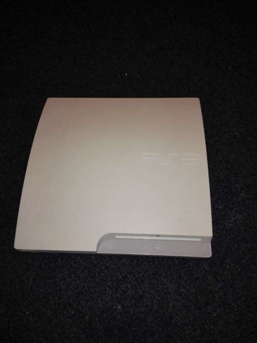 PS3 320GB Slim & 9 Games & 2 controls and Blu ray \ DVD remote