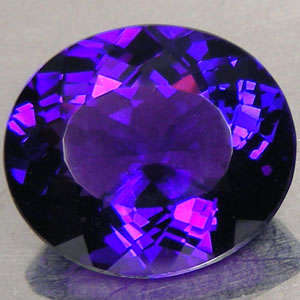 18.60 CT COLOUR CHANGE PURPLE TO PINK AMETHYST - (EST. VALUE R3,843.93)