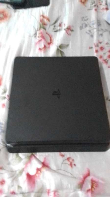 PS4 SLIM CONSOLE 500GB and DUALSHOCK 4 CONTROLLER
