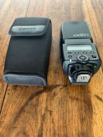 Used: CANON EF 24-70MM  + Canon Speedlite 430EX II