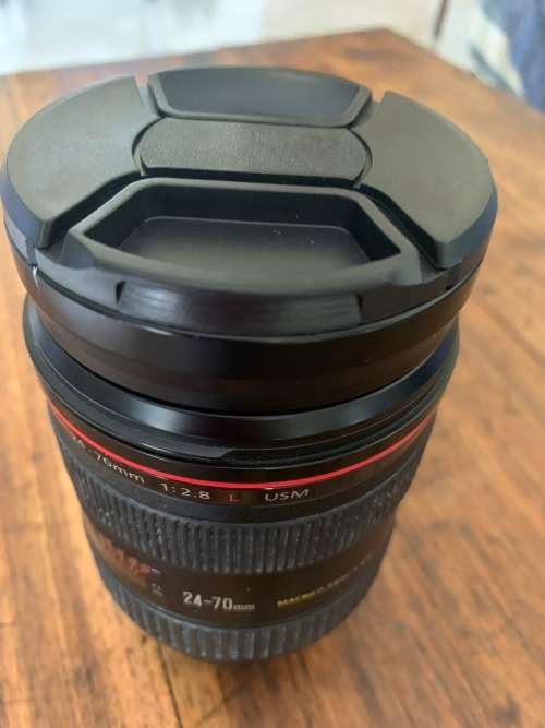 Used: CANON EF 24-70MM  + Canon Speedlite 430EX II