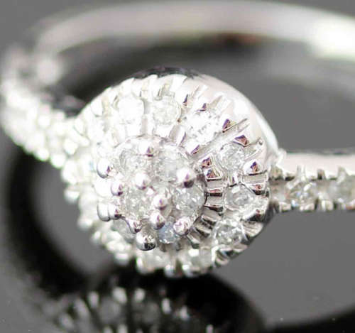BEAUTIFUL VINTAGE DIAMOND WHITE 10k GOLD RING. Incl GEM CERTIFICATE & JEWELLER CERTIFICATE R10'639