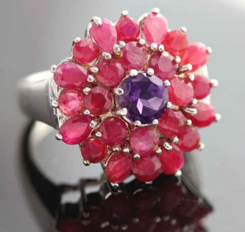RICH RED NATURAL RUBY AND ROYAL AMETHYST STERLING SILVER RING 925. VINTAGE PIECE 1995