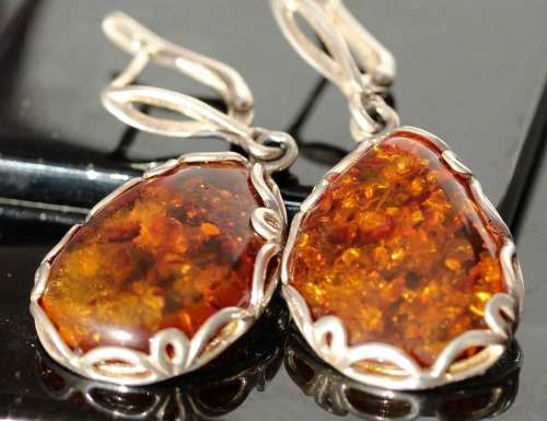 BEAUTIFUL BIG NATURAL BALTIC AMBER 28mm DROP EARRINGS SET IN STERLING SILVER 925. Cert from POLAND