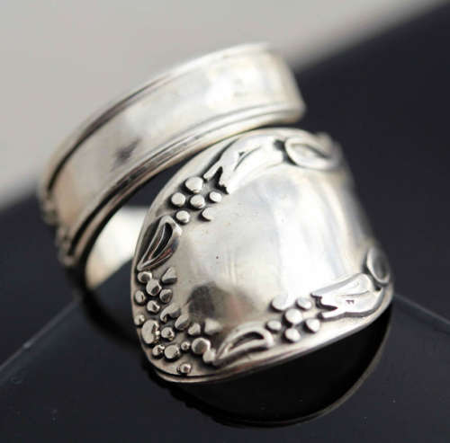 VINTAGE SOLID STERLING SILVER AUTHENTIC SPOON RING. 925