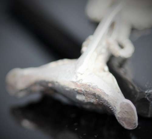 UNUSUAL VINTAGE STERLING SILVER WHALE TAIL NECKLACE. 925. INTERESTING ORGANIC DESIGN AND DETAIL!