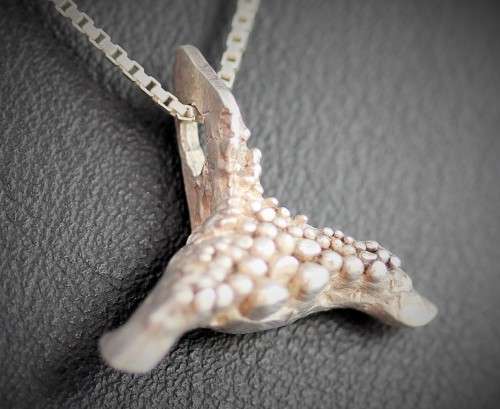 UNUSUAL VINTAGE STERLING SILVER WHALE TAIL NECKLACE. 925. INTERESTING ORGANIC DESIGN AND DETAIL!