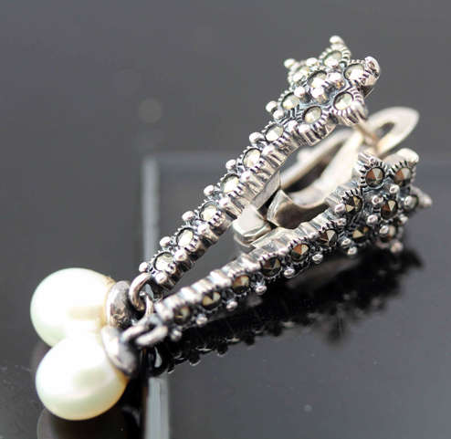 HANDCRAFTED 'SHOOTING STAR' MARCASITE AND REAL FRESHWATER PEARL DROP EARRINGS IN STERLING SILVER.925