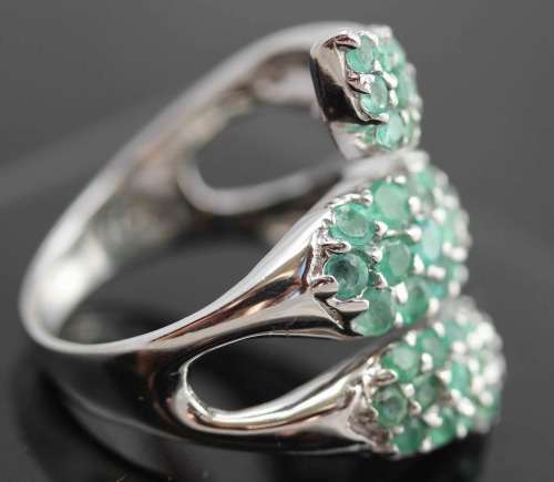 LARGE TRIPLE RIBBON REAL EMERALD STERLING SILVER RING. 925 BRAZILIAN MINED!
