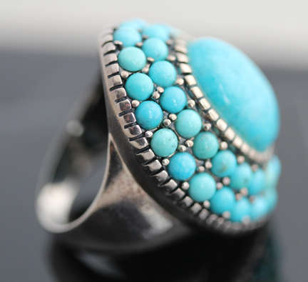 MAGNIFICENT LARGE (30mm)  VINTAGE BOHO TURQUOISE STERLING SILVER RING. 925. HEAVY 12,4 grams!