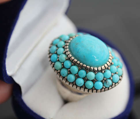 MAGNIFICENT LARGE (30mm)  VINTAGE BOHO TURQUOISE STERLING SILVER RING. 925. HEAVY 12,4 grams!