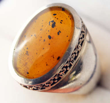 HEAVY VINTAGE NATURAL BALTIC AMBER STERLING SILVER RING. 925. CIGAR BAND SHANK,  COLLECTABLE PIECE!