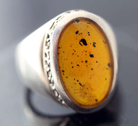 HEAVY VINTAGE NATURAL BALTIC AMBER STERLING SILVER RING. 925. CIGAR BAND SHANK,  COLLECTABLE PIECE!